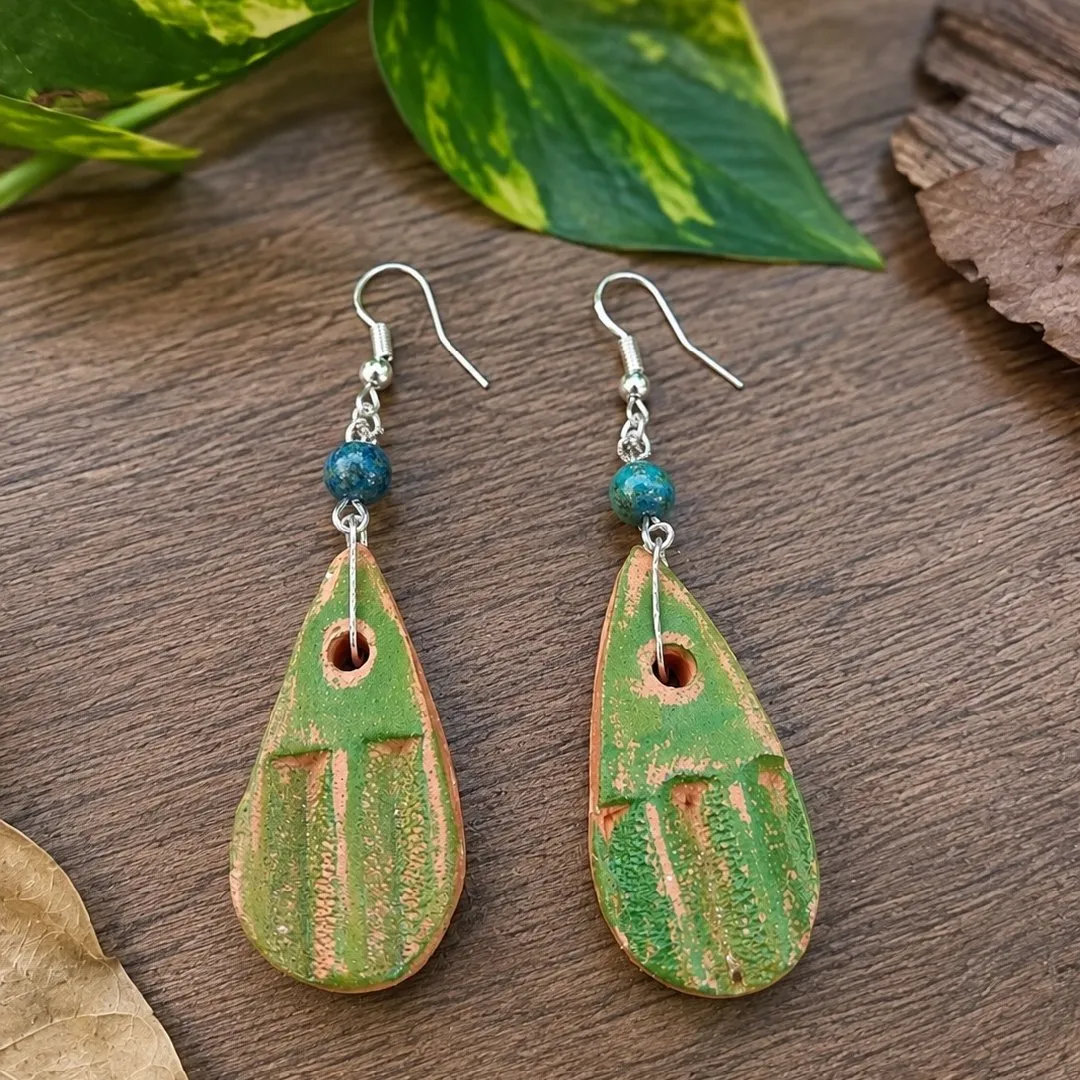 Brinco Gota Verde – Cerâmica Artesanal com Jaspe Verde - foto 4